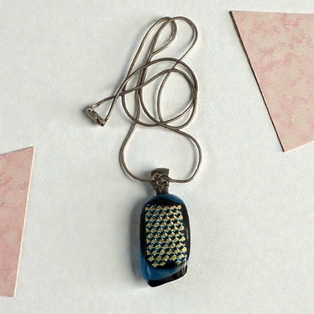 🫶🏻 Stylish Glass Black and Silver Pendant Necklace on Stamped 925 SS Necklace